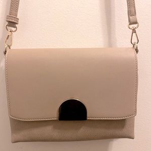 Madison West Crossbody Shoulder Bag Purse Tan and Gold, Black & White interior